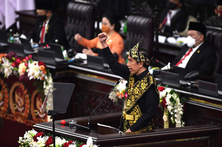 Jokowi Kenakan Baju Adat Sabu di Sidang Tahunan MPR