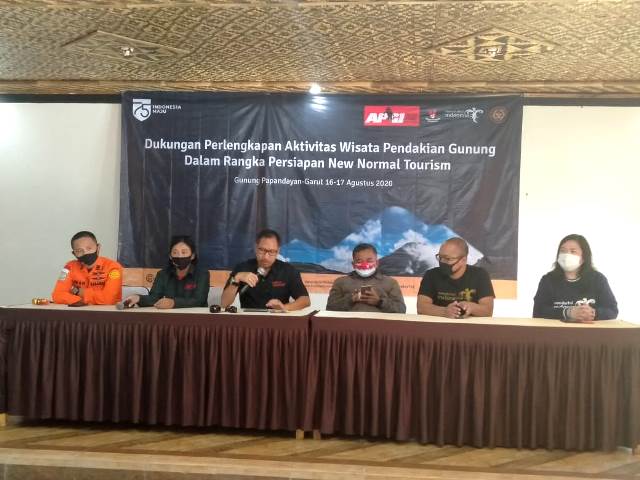 Kemenparekraf Simulasi Protokol Kesehatan di Gunung Garut