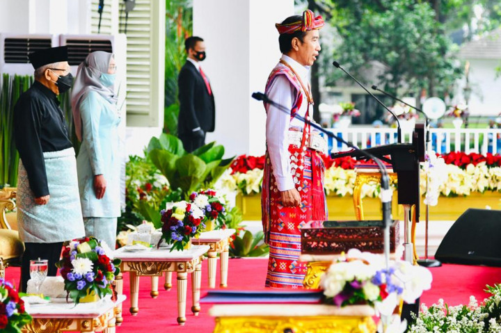 Semarak Baju Adat Nusantara di Upacara HUT ke-75 RI