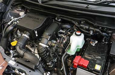 5 Langkah Mudah Membersihkan Mesin Mobil agar Lebih Terawat