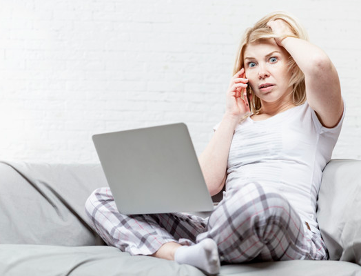 Binge watching atau menonton serial televisi secara maraton sering dijadikan sarana pelepas stres sebagian orang. (Foto: Ilustrasi. Dok. Freepik.com)