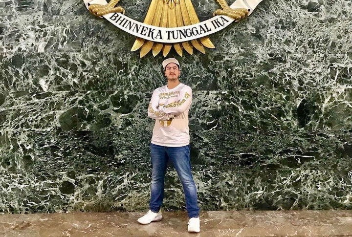 Pandji Pragiwaksono Gelar Tur Standup Comedy Komoidoumenoi di 20 Kota