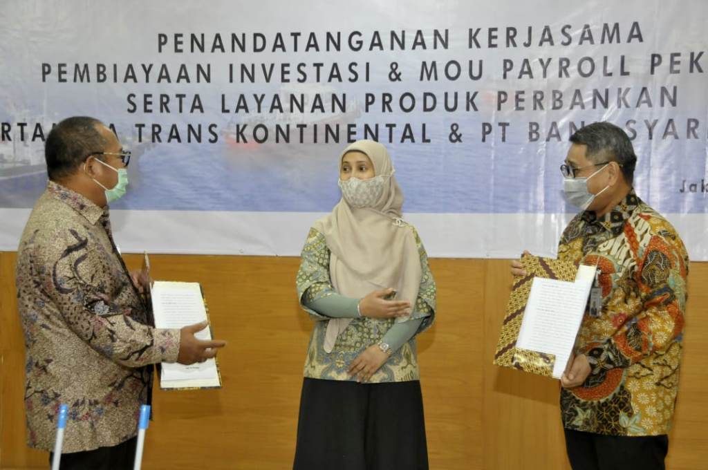 Suasana kerja sama antara Mandiri Syariah dan PT Pertamina Trans Kontinental. FOTO: Mandiri Syariah