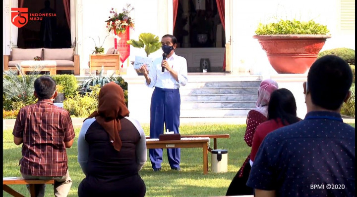 Bantuan Modal Kerja Rp2,4 Juta untuk Pedagang Dibagikan Presiden