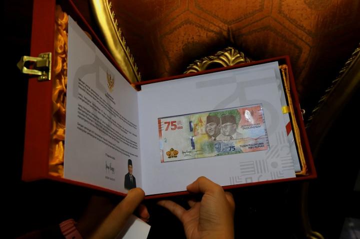 Risma Terima Uang Khusus Rp75 Ribu