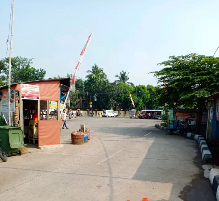 Terminal Lebak Bulus Sepi Penumpang