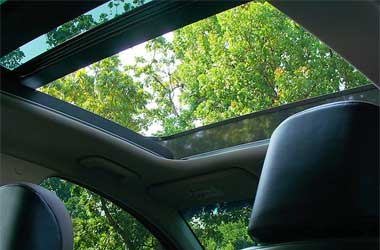 Pentingnya Perawatan Berkala Sunroof Mobil