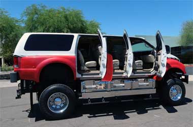 Transformasi Ford F-650 Limusin Bertubuh Kekar