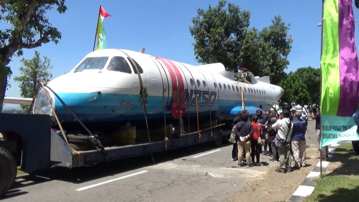 Pengiriman Pesawat Rancangan BJ Habibie Alami Rintangan