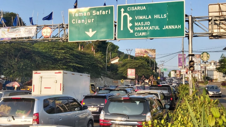 Sempat Ditutup, Jalur Puncak Kembali Dibuka Dua Arah