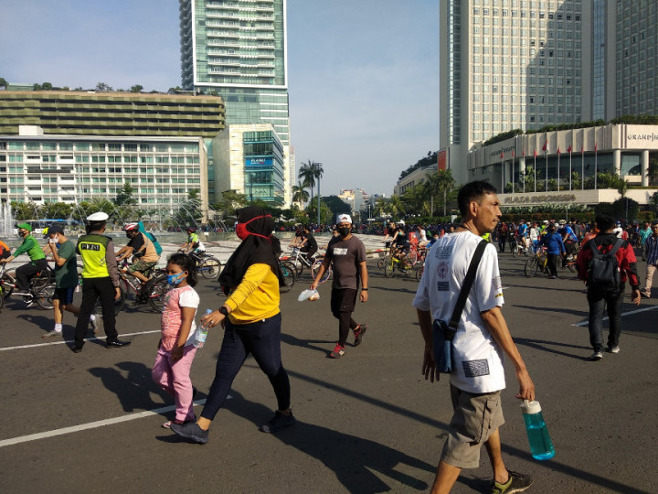 Anak-anak Masih Dibawa Olahraga di Sudirman-Thamrin