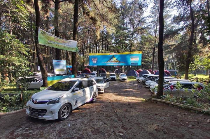 Tumpah Ruah Velbec di Gunung Pancar