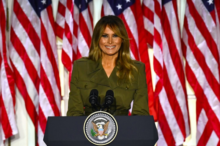 Melania Trump Minta Seluruh Ras di AS Bersatu