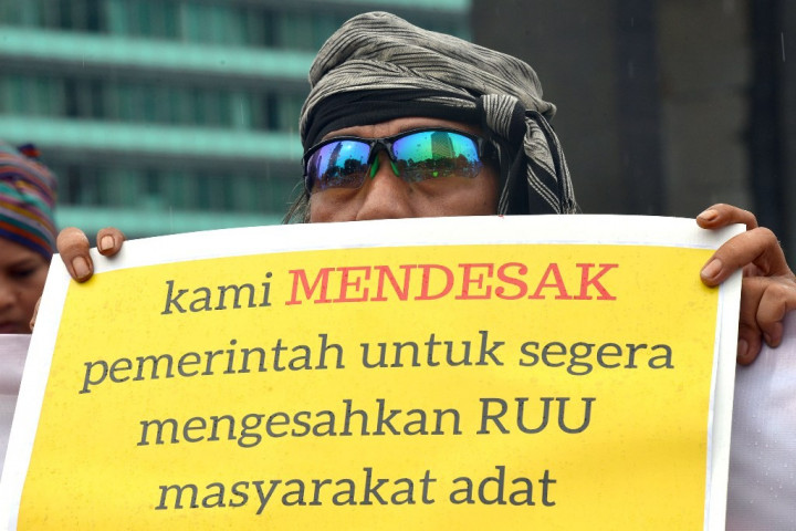 Sengkarut Permasalahan Masyarakat Adat