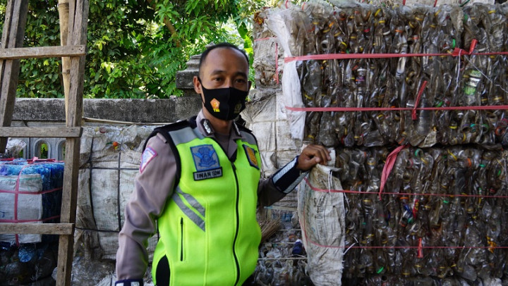 Polisi Rongsok Pengayom Kaum Marginal