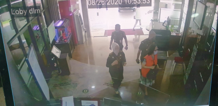 Viral Jaksa Pinangki Pakai Rompi Oranye