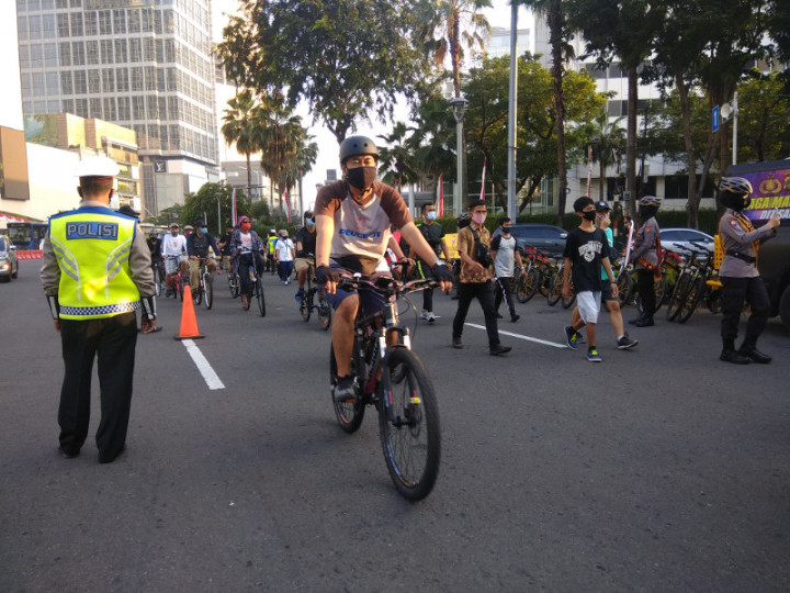 Warga Masih Padati Bundaran HI Meski CFD Ditiadakan