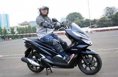 Posisi Kaki yang Benar saat Riding