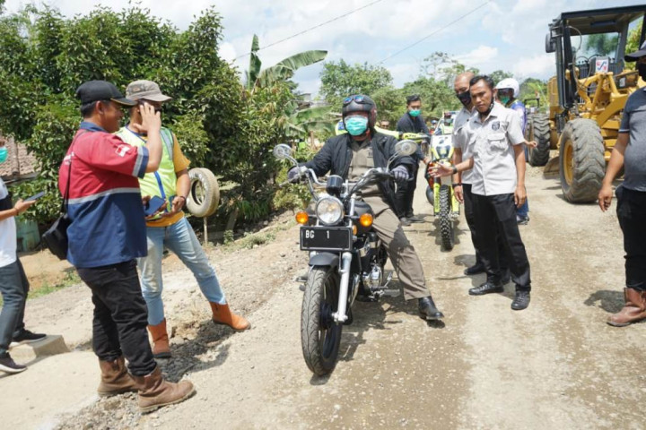 Cek Kondisi Jalan di Musi Rawas, Gubernur Sumsel Kendarai Motor Puluhan Kilometer
