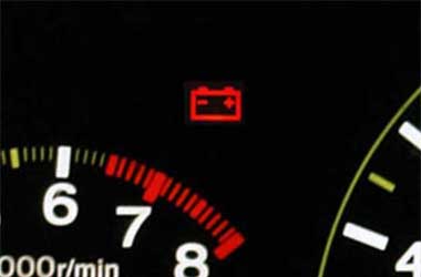 Penyebab dan Cara Mengatasi Indikator Aki Menyala