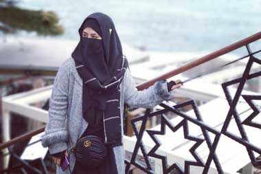 Umi Pipik Derita Tumor Getah Bening