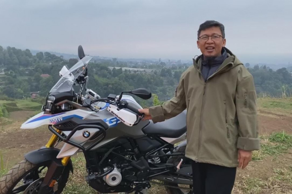 Aa Gym melelang sepeda motor BMW G 310 GS miliknya untuk membantu pembangunan masjid. Instagram/aagym