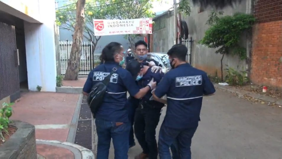  Penangkapan F di kawasan Jati Asih, Bekasi, Jawa Barat, Rabu, 2 September 2020. Medcom.id/Christian