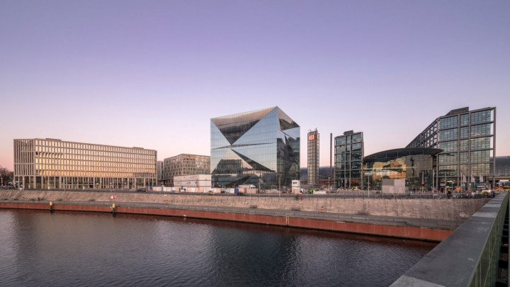 Perkantoran Hemat Energi di Berlin Berbentuk Kubus