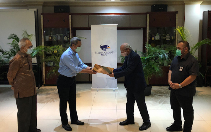 Usman Kansong Dilantik Menjadi Ketua Dewan Redaksi Media Group