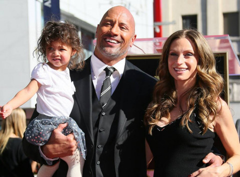 The Rock, jadi pria yang menduduki urutan pertama jumlah followers terbanyak