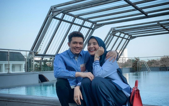 10 Tahun Menanti, Zaskia Sungkar Hamil Anak Pertama