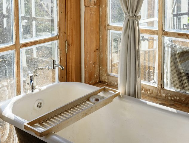 Alasan Tubuh Jadi Panas Ketika Mandi Air Hangat?