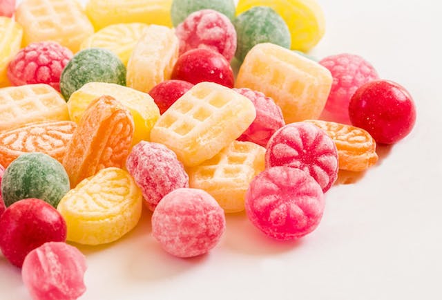Bahaya Permen Asam yang Berlebihan untuk Mulut Anda