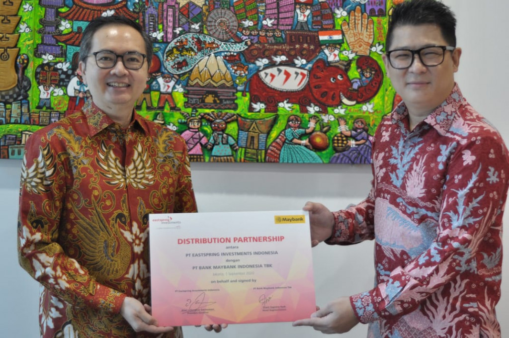 Presiden Direktur Eastspring Investments Indonesia Alan J Tangkas Darmawan (kiri) dan Head Segmentation Maybank Indonesia Glant Saputra Hadi (kanan). FOTO: Eastspring Investments Indonesia