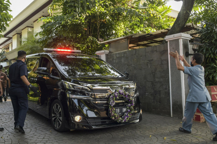 Jenazah Jakob Oetama Tiba di Rumah Duka