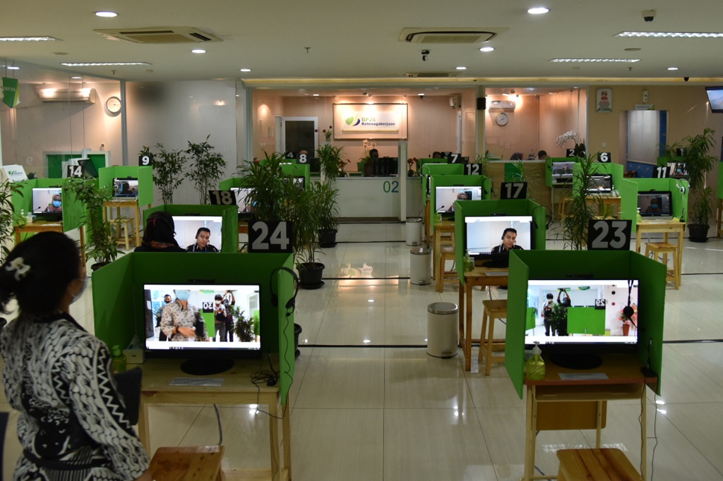 Suasana pekerja di BPJamsostek saat new normal. Foto: dok MI/Fransisco.