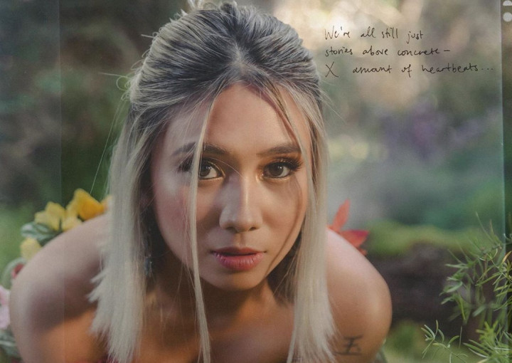 NIKI Resmi Merilis Album Moonchild