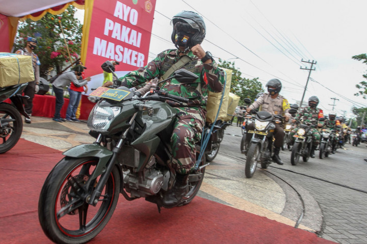 Polda Riau Bagikan 630 Ribu Masker untuk Warga