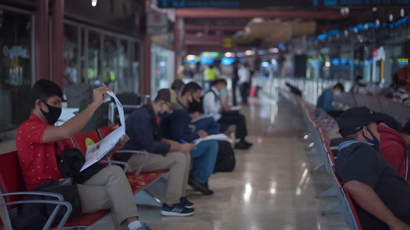 PT Angkasa Pura II (Persero) dan stakeholder menerapkan protokol kesehatan secara ketat di Bandara Soekarno-Hatta dan Bandara Halim Perdanakusuma. 
