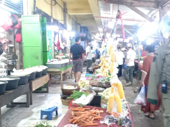 Pedagang Minta Pasar Tetap Buka Saat PSBB Total