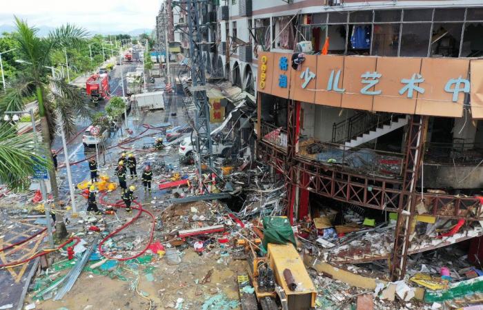 Ledakan Gas Hancurkan Hotel di Tiongkok