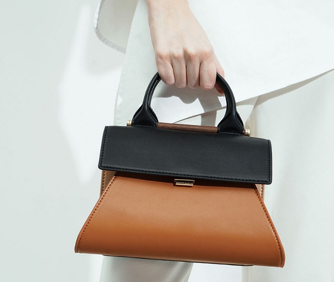 Charles & Keith meluncurkan ilustrasi hyper-realistic yang minimalis, modern dan fresh untuk koleksi Fall/ Winter 2020. (Foto: Dok. Dok. Charles & Keith)