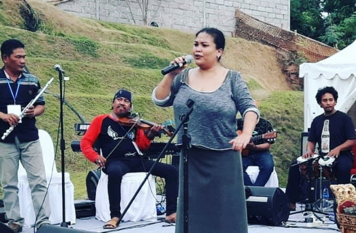 Aktivitas Bertha Selain Berikan Kursus Vokal Daring Selama Pandemi Covid-19