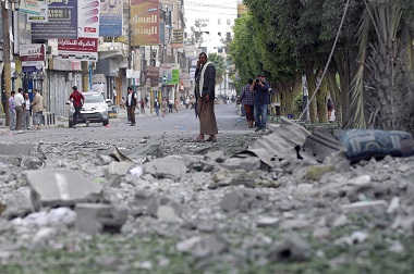 Koalisi Saudi Serang Situs Militer Houthi di Sanaa Yaman