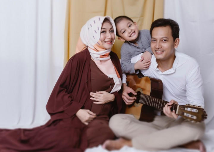 Fedi Nuril Sambut Anak Kedua, Aksa Ganindra Nuril