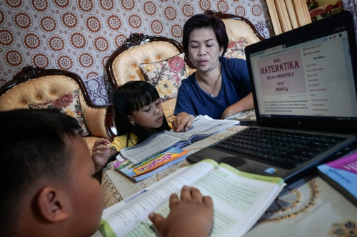 Survei: Belajar Anak Selama Pandemi Lebih Banyak Bebani Ibu Ketimbang Ayah