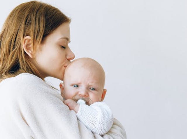 Tak Perlu Pakai Teether saat Anak Tumbuh Gigi