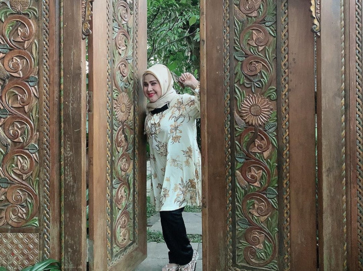 Elvy Sukaesih Positif Covid-19, Keluarga Sampaikan Permohonan Maaf