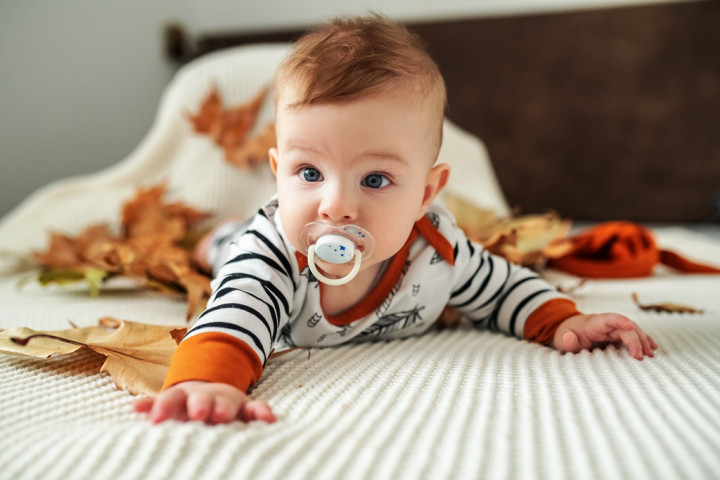 Menghisap Jari dan <i>Ngempeng</i> Bikin Gigi Anak Tonggos, Mitos atau Fakta?