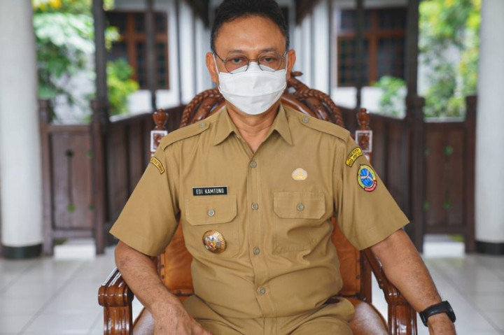 Wali Kota Pontianak Batasi Aktivitas Usai Istri Positif Covid-19